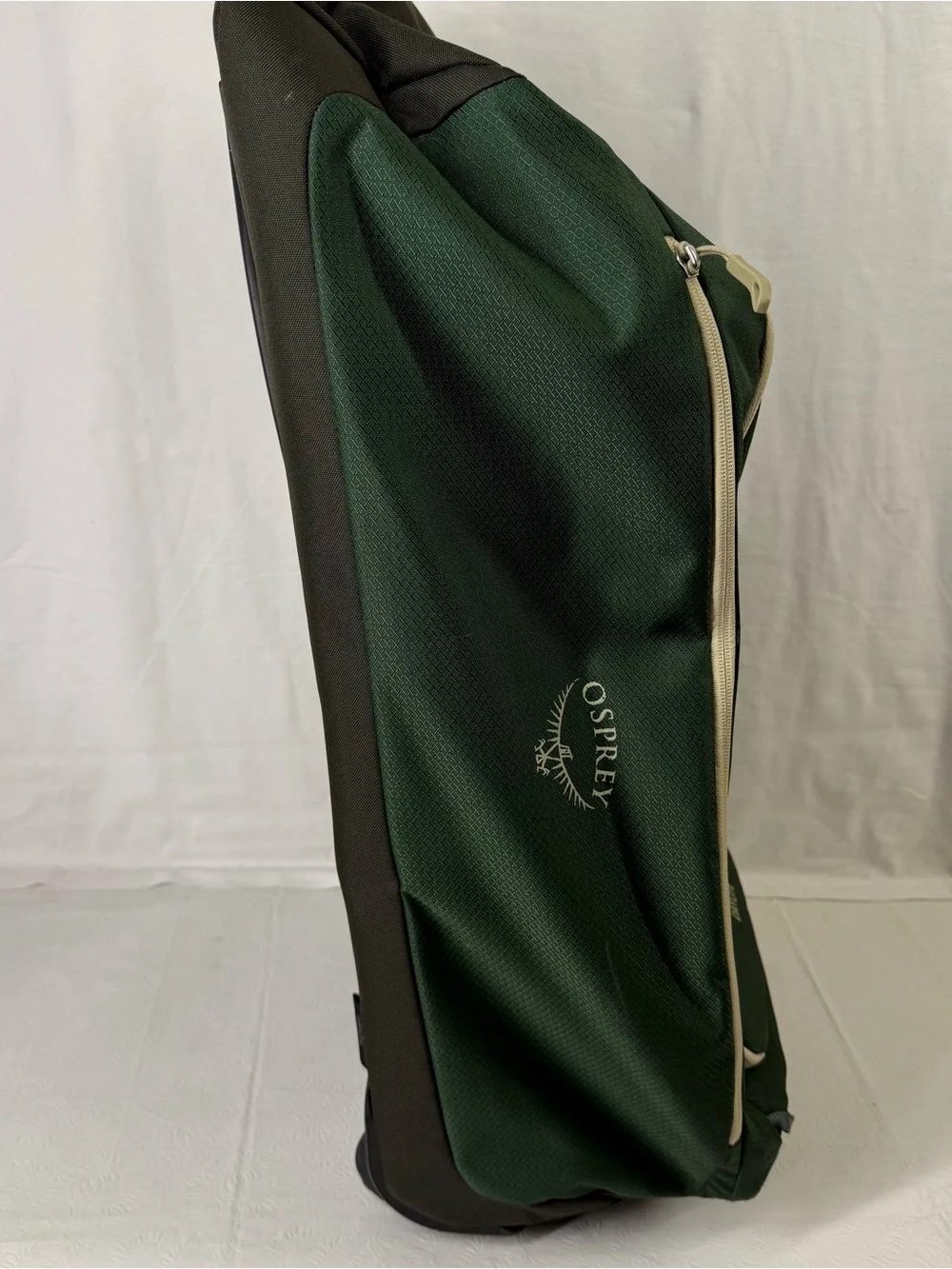 E1 Osprey Daylite Wheeled Green Duffel Bag Luggage 85L - (Excellent Condition)